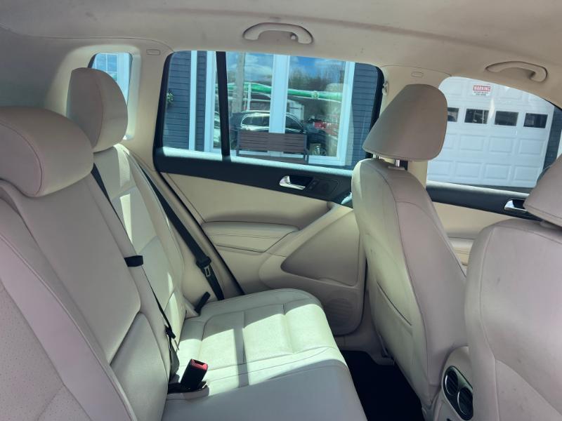 Volkswagen Tiguan S 2014