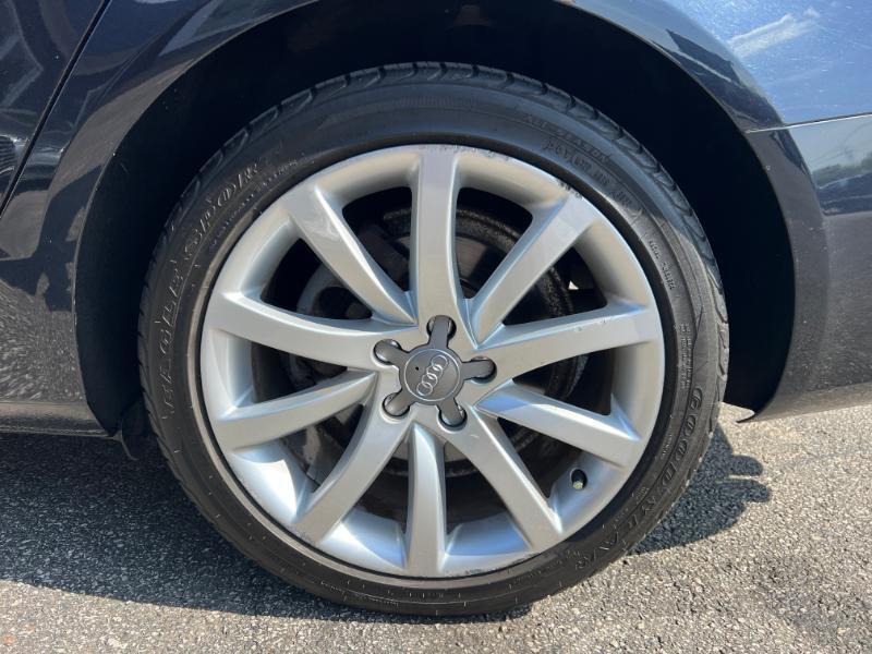 Audi A4 2.0T Premium Sedan quattro Manual 2013