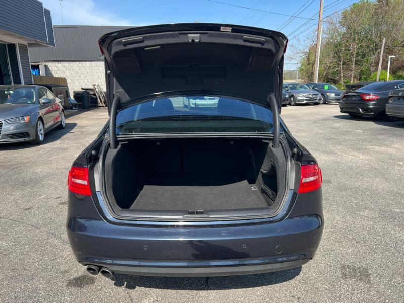 Audi A4 2.0T Premium Sedan quattro Manual 2013