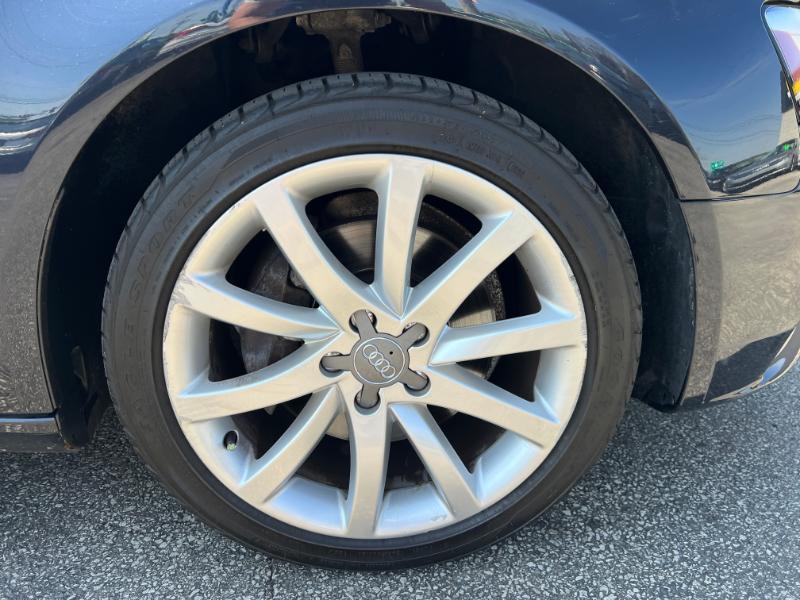 Audi A4 2.0T Premium Sedan quattro Manual 2013