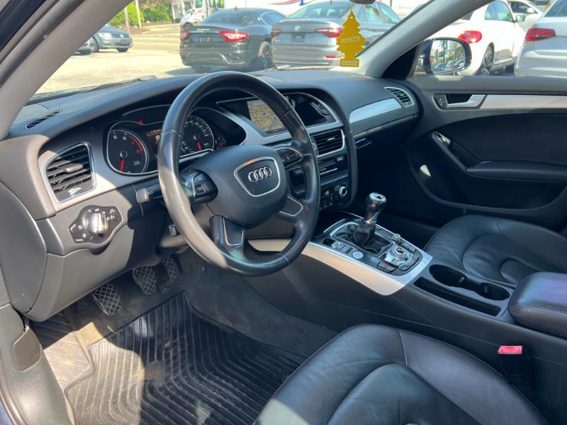 Audi A4 2.0T Premium Sedan quattro Manual 2013