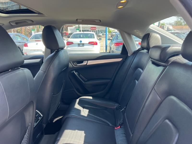 Audi A4 2.0T Premium Sedan quattro Manual 2013