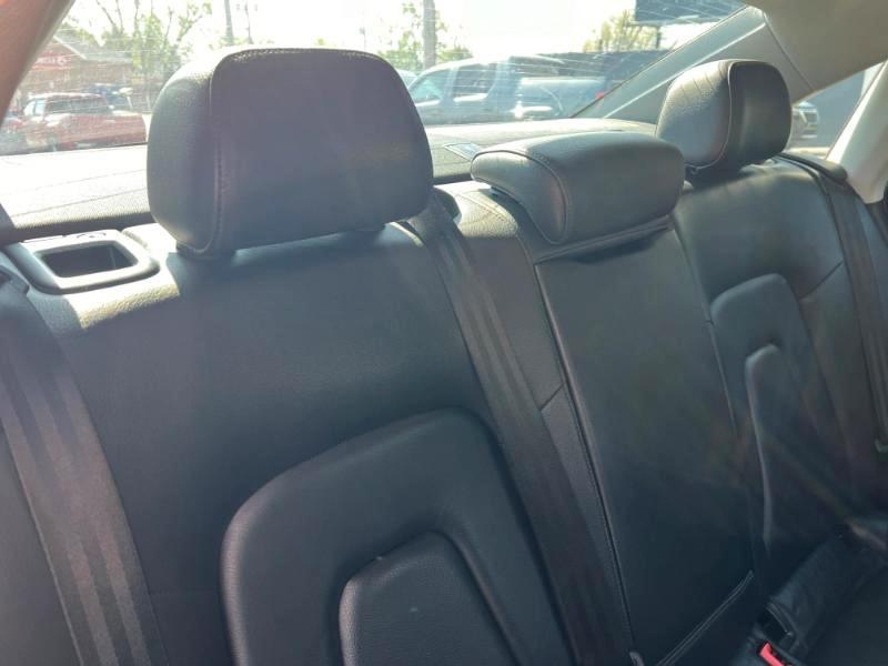 Audi A4 2.0T Premium Sedan quattro Manual 2013