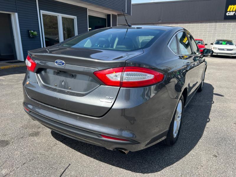 Ford Fusion SE 2016