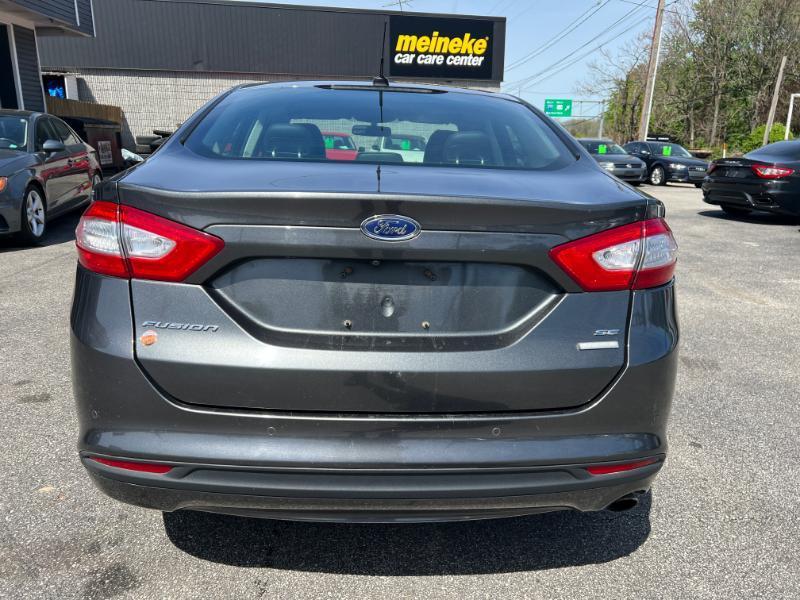 Ford Fusion SE 2016