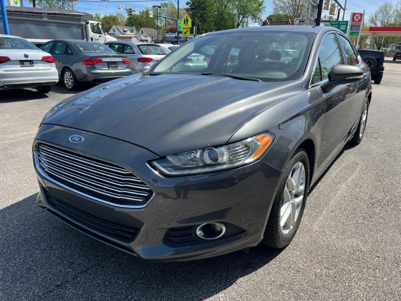 Ford Fusion SE 2016