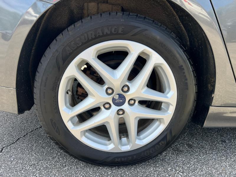 Ford Fusion SE 2016