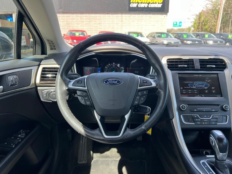 Ford Fusion SE 2016