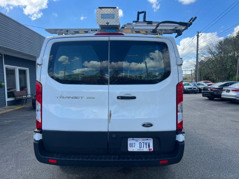 Ford Transit 250 Van Low Roof w/Sliding Pass. 130-in. WB 2019