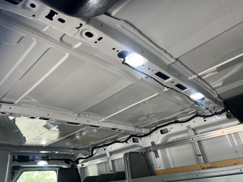 Ford Transit 250 Van Low Roof w/Sliding Pass. 130-in. WB 2019