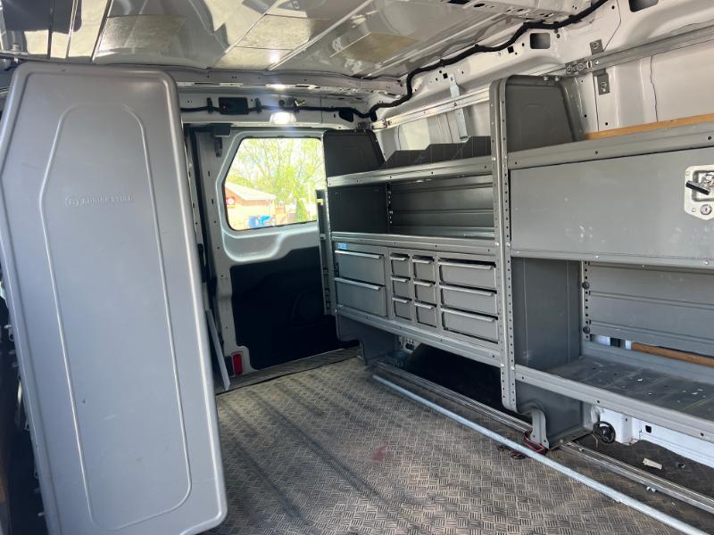 Ford Transit 250 Van Low Roof w/Sliding Pass. 130-in. WB 2019