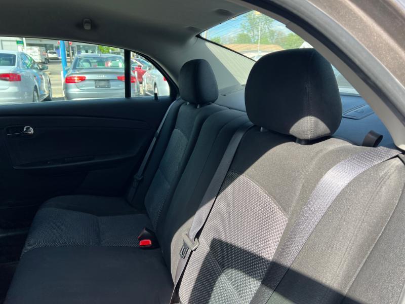 Chevrolet Malibu 1LT 2011