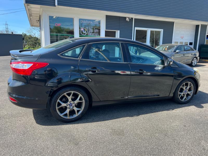 Ford Focus SE Sedan 2013