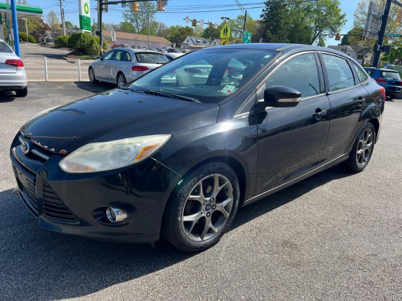 Ford Focus SE Sedan 2013