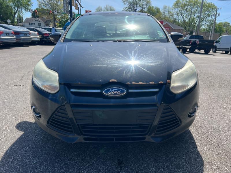 Ford Focus SE Sedan 2013