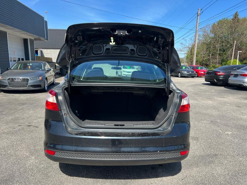 Ford Focus SE Sedan 2013