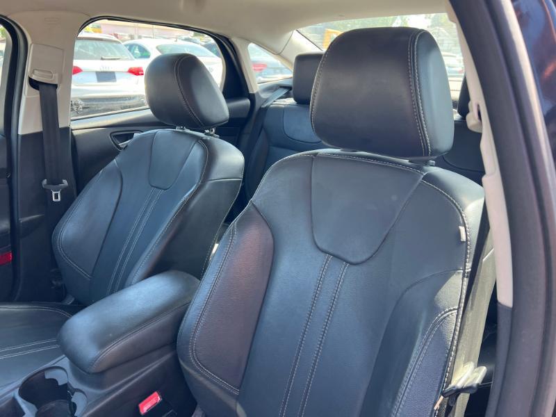 Ford Focus SE Sedan 2013
