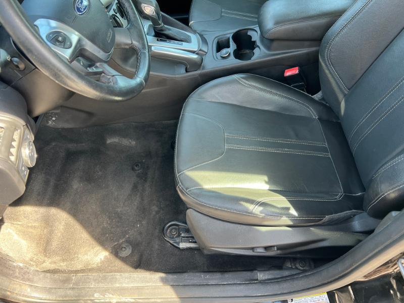 Ford Focus SE Sedan 2013