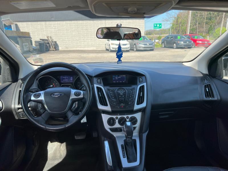 Ford Focus SE Sedan 2013