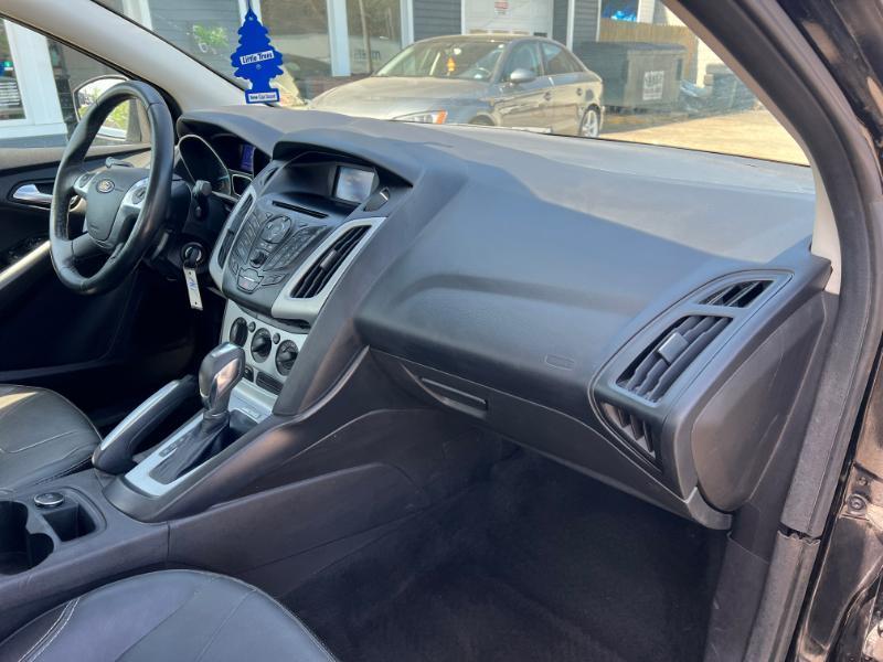 Ford Focus SE Sedan 2013