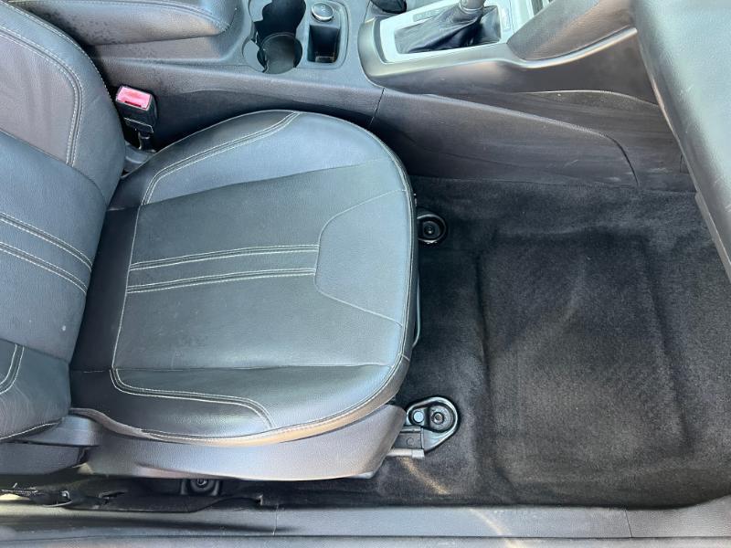 Ford Focus SE Sedan 2013