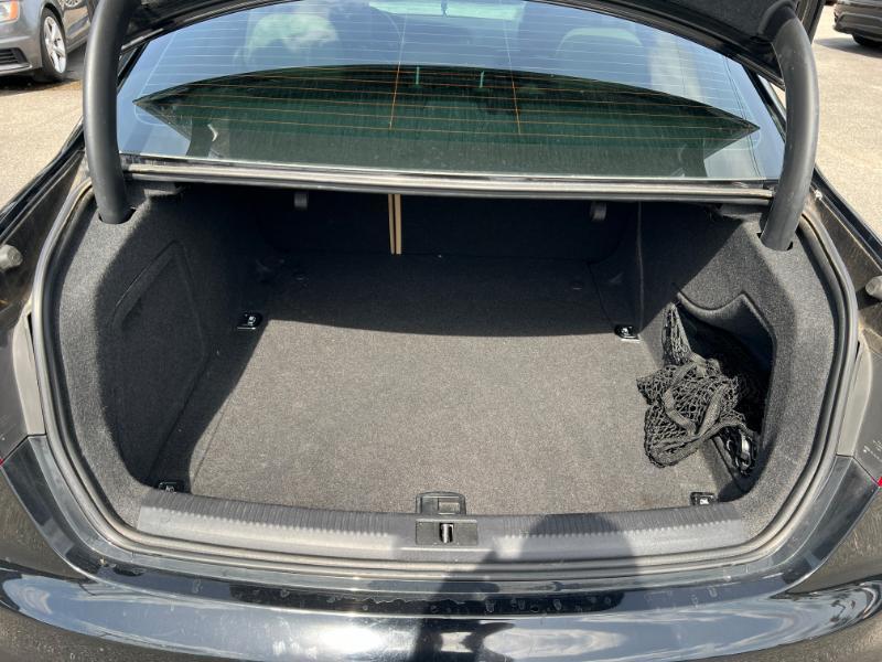 Audi A4 2.0T Sedan quattro Tiptronic 2014