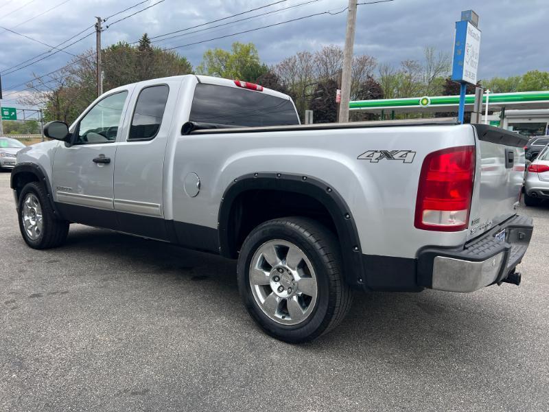 GMC Sierra 1500 SLE Ext. Cab 4WD 2011