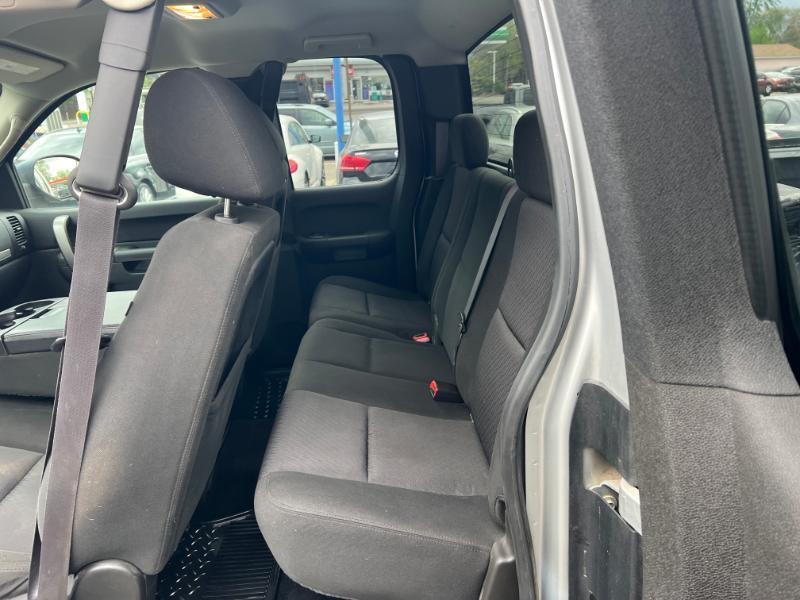 GMC Sierra 1500 SLE Ext. Cab 4WD 2011