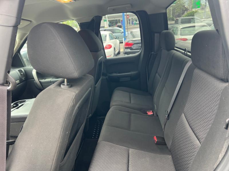 GMC Sierra 1500 SLE Ext. Cab 4WD 2011