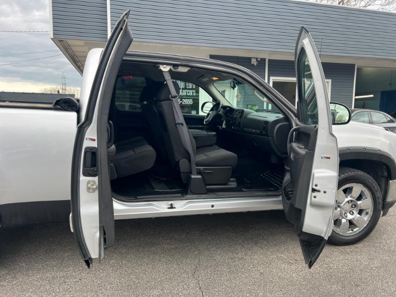 GMC Sierra 1500 SLE Ext. Cab 4WD 2011