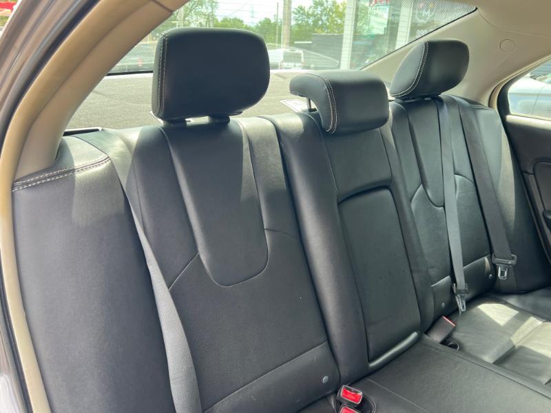 Ford Fusion I4 SEL 2011