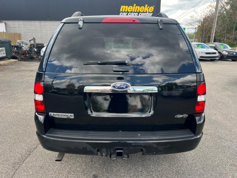 Ford Explorer XLT 4.0L 4WD 2010