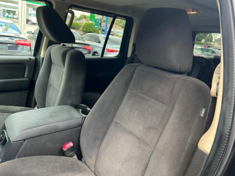Ford Explorer XLT 4.0L 4WD 2010
