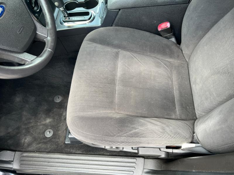 Ford Explorer XLT 4.0L 4WD 2010