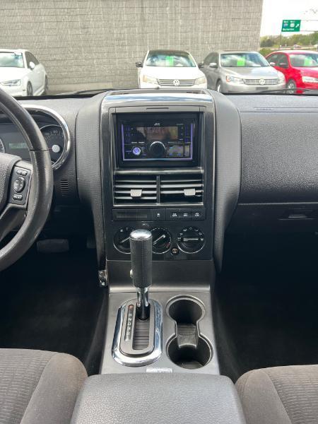 Ford Explorer XLT 4.0L 4WD 2010