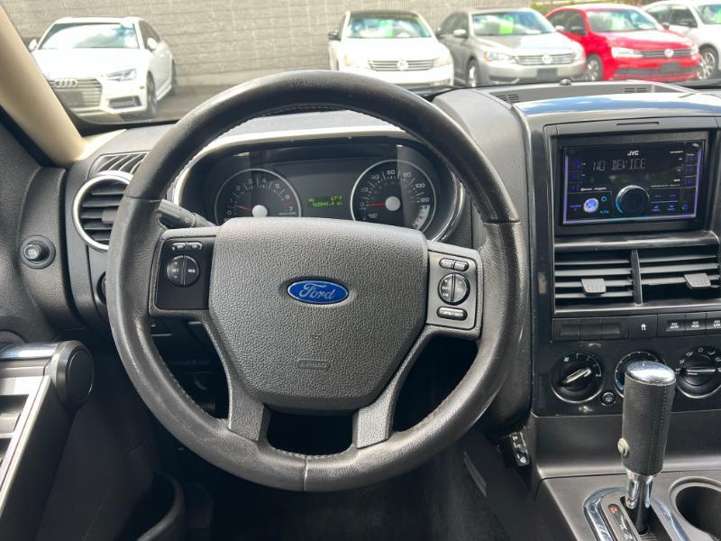 Ford Explorer XLT 4.0L 4WD 2010