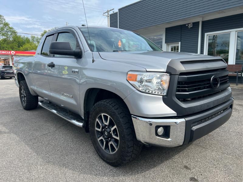 Toyota Tundra SR5 5.7L V8 Double Cab 4WD 2016