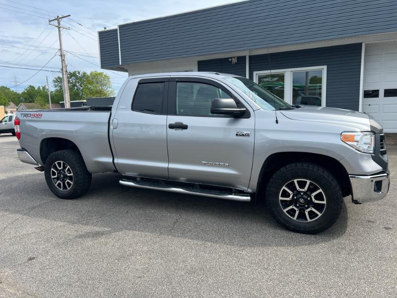 Toyota Tundra SR5 5.7L V8 Double Cab 4WD 2016