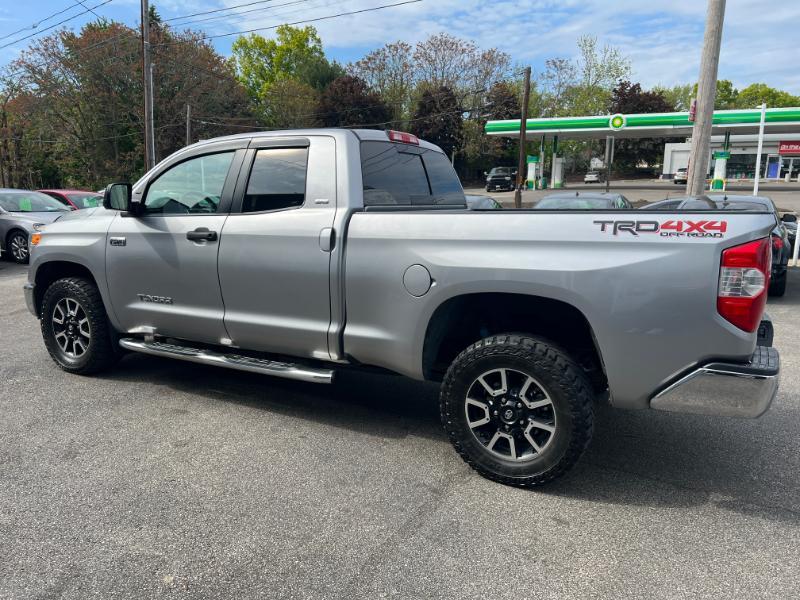Toyota Tundra SR5 5.7L V8 Double Cab 4WD 2016