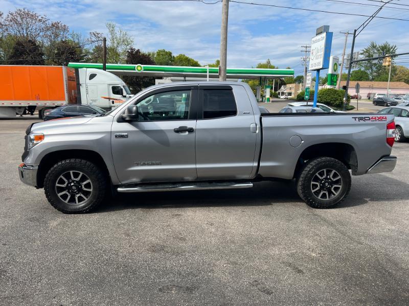 Toyota Tundra SR5 5.7L V8 Double Cab 4WD 2016