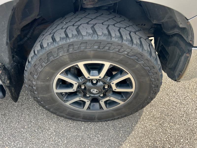 Toyota Tundra SR5 5.7L V8 Double Cab 4WD 2016