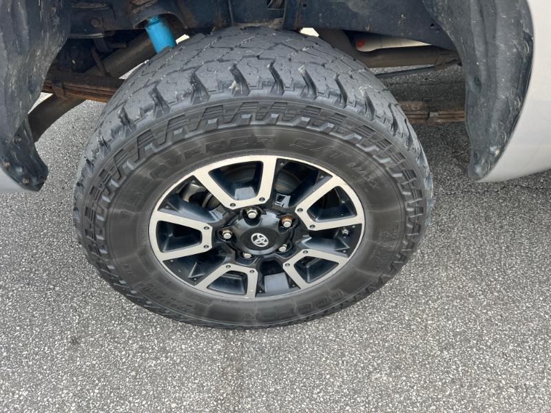 Toyota Tundra SR5 5.7L V8 Double Cab 4WD 2016