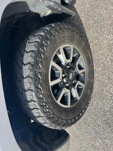 Toyota Tundra SR5 5.7L V8 Double Cab 4WD 2016