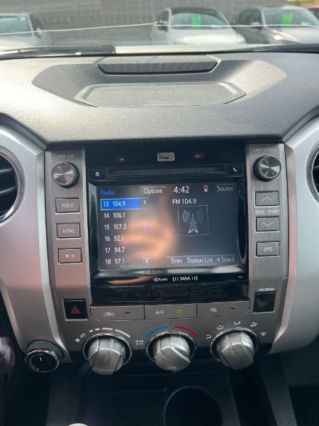 Toyota Tundra SR5 5.7L V8 Double Cab 4WD 2016