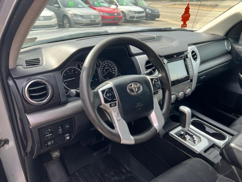 Toyota Tundra SR5 5.7L V8 Double Cab 4WD 2016