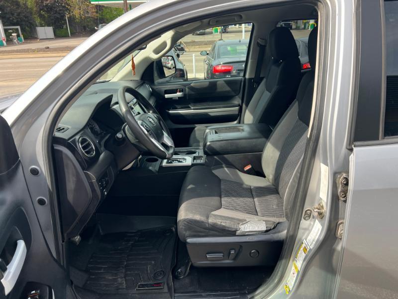 Toyota Tundra SR5 5.7L V8 Double Cab 4WD 2016