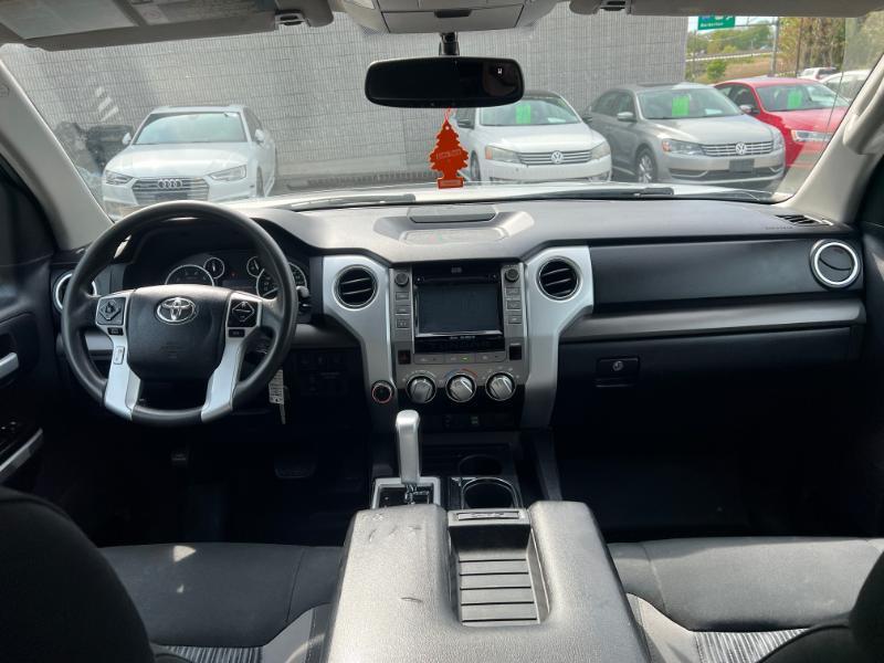 Toyota Tundra SR5 5.7L V8 Double Cab 4WD 2016