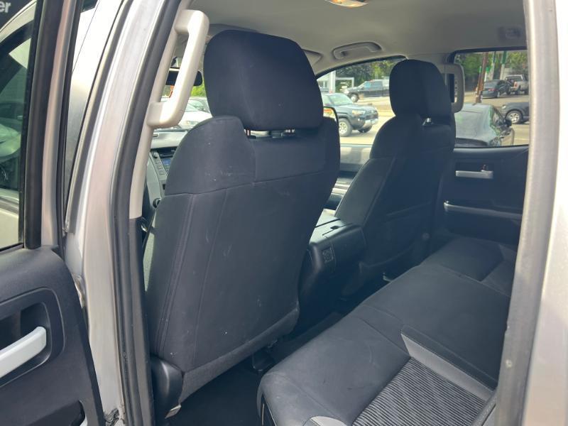 Toyota Tundra SR5 5.7L V8 Double Cab 4WD 2016