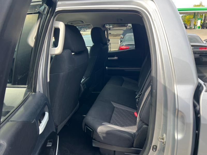 Toyota Tundra SR5 5.7L V8 Double Cab 4WD 2016