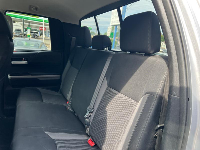 Toyota Tundra SR5 5.7L V8 Double Cab 4WD 2016